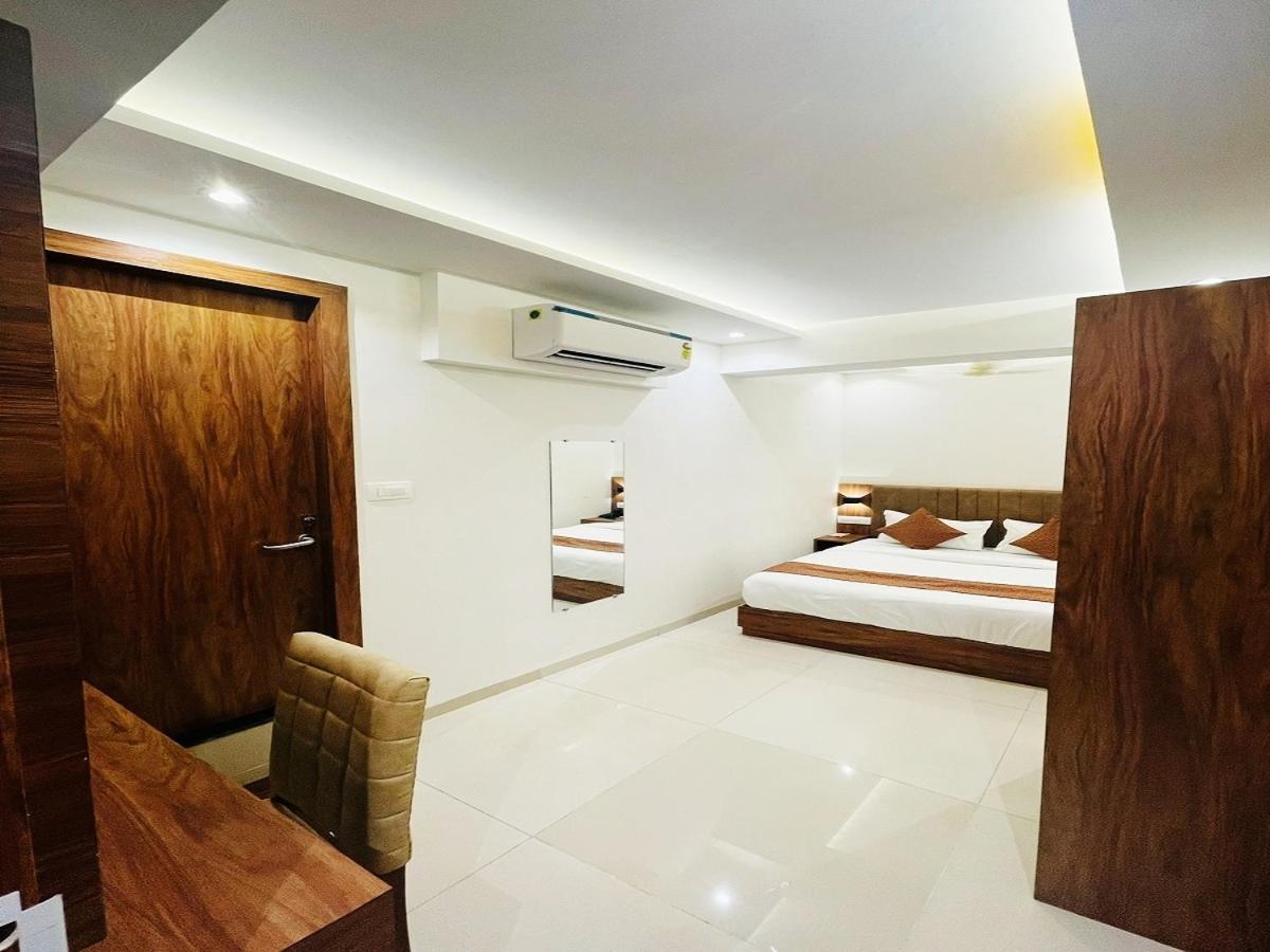 Hotel Black Burn Bombay Extérieur photo